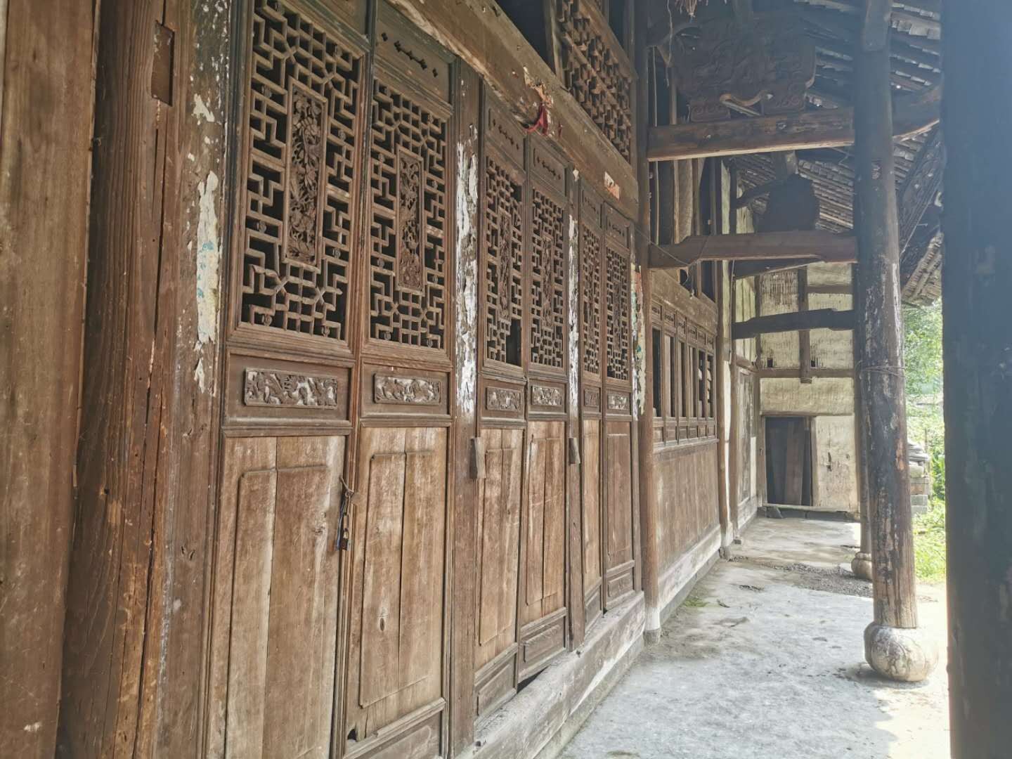 中国金丝楠木的房子图片