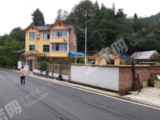 重慶巴南區(qū)2500平米度假山莊出租