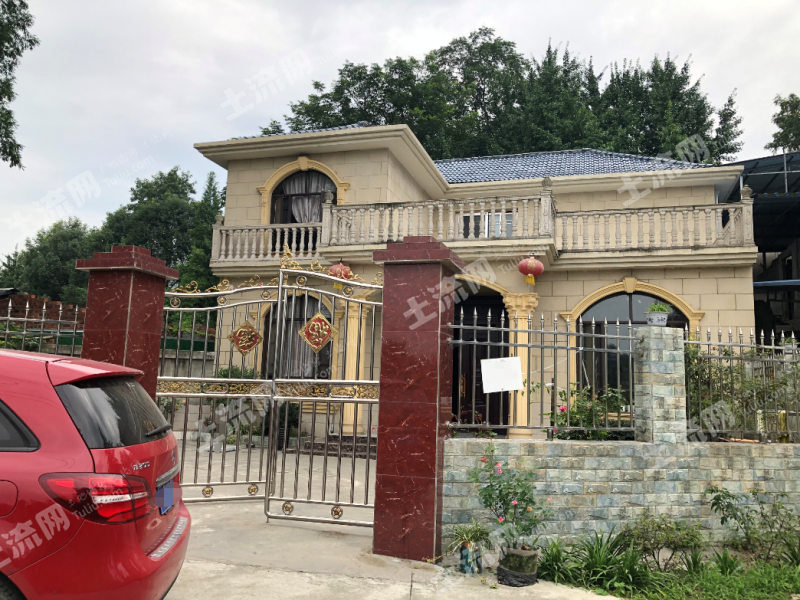 成都温江区400平米农家庭院出租