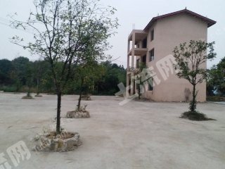 重庆巴南区200平米农家庭院使用权出租