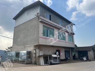 龙泉山大路旁 400平米农房 使用权出租