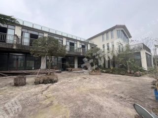 重庆南岸区220亩水库带3000平方米山庄使用权转让