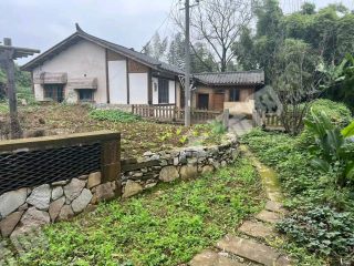 重慶沙坪壩區(qū)140平米清水小院使用權(quán)出租，和政府簽