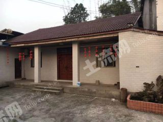 重慶銅梁區(qū)150平方米民房帶魚塘菜地出租