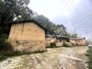 重慶銅梁區(qū)320平米高海拔民房出租1.7萬元/年