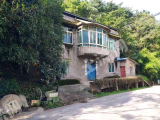 重慶南山200平米獨(dú)棟民房出租3萬(wàn)元/年，有公交車