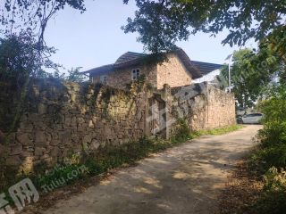 重慶北碚區(qū)150平單家獨(dú)院石頭民房出租