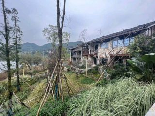 重慶沙坪壩區(qū)1700平方米農(nóng)村宅基地使用權(quán)出租